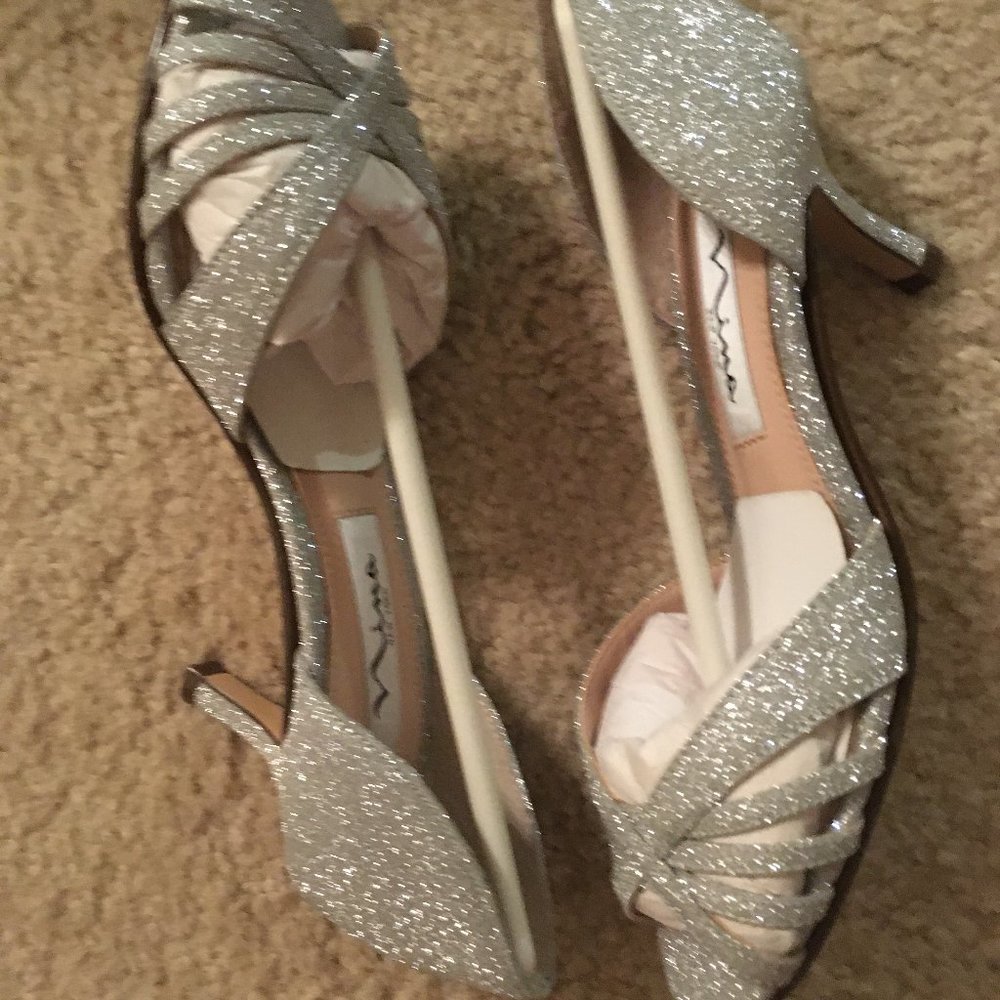 Nina Coella Dress Pump, Silver Baby Glitter, 5.5M